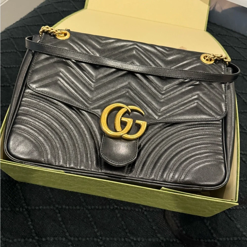 Gucci Marmont Leather Shoulder Bag in Large Size - Picture 11 of 14
